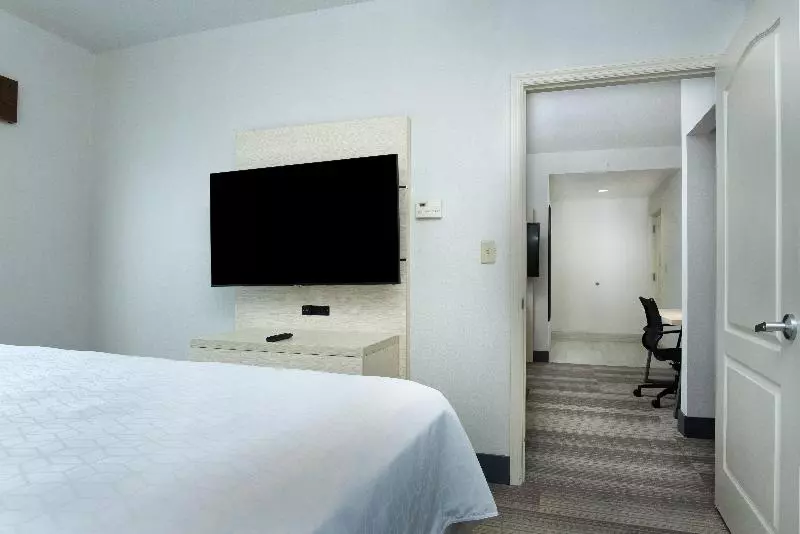 سوئیت با تخت بزرگ, Holiday Inn Express International Drive, An Ihg