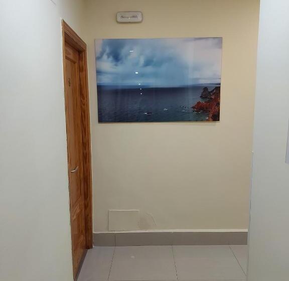 اتاق استاندارد یک نفره, Hostal Moncloa