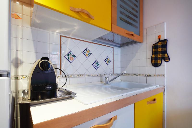 דירת חדר, Ht Residence Maximus