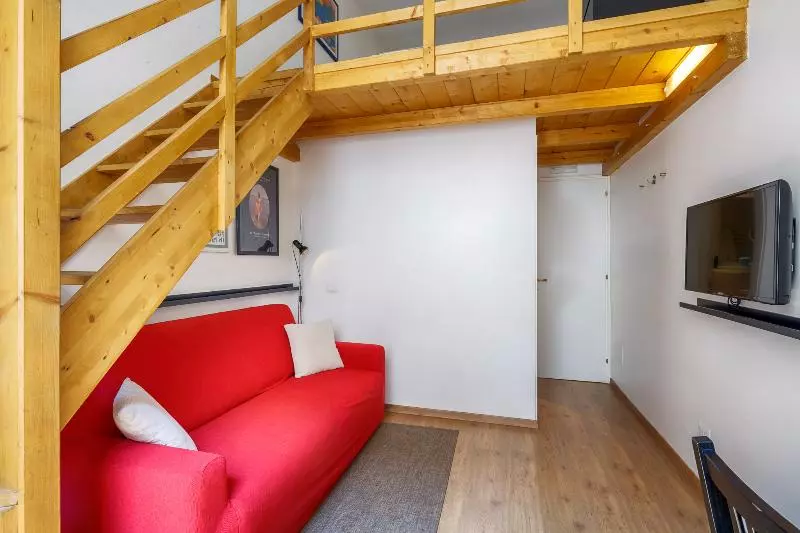اتاق استاندارد سه نفره, Ht Residence Maximus