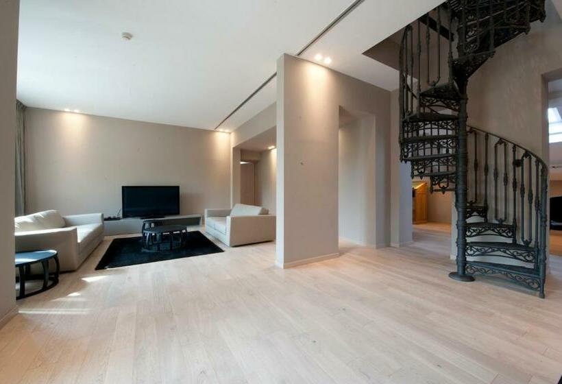 سوییت, I Portici Hotel Bologna