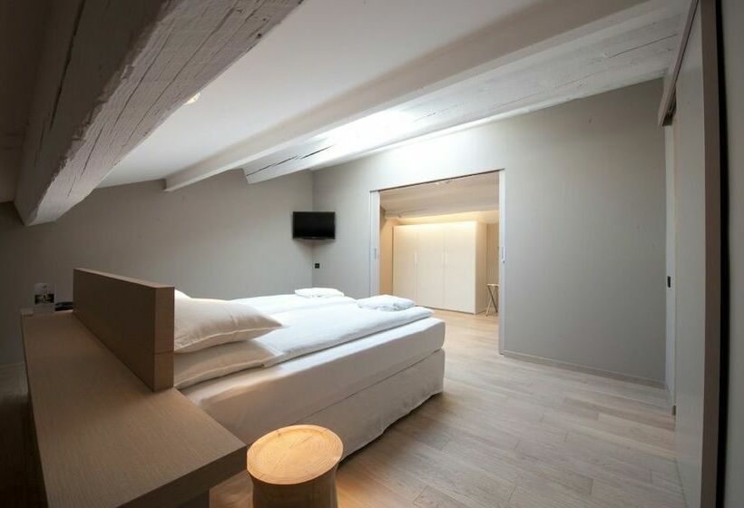 سوییت, I Portici Hotel Bologna