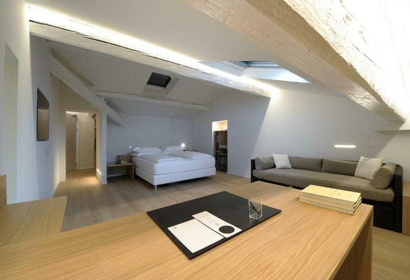 سوئیت راحتی, I Portici Hotel Bologna