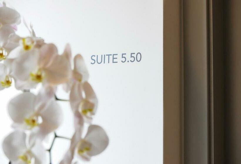 سوئیت راحتی, I Portici Hotel Bologna