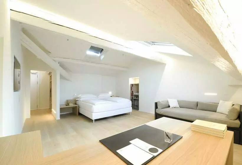 سوئیت راحتی, I Portici Hotel Bologna