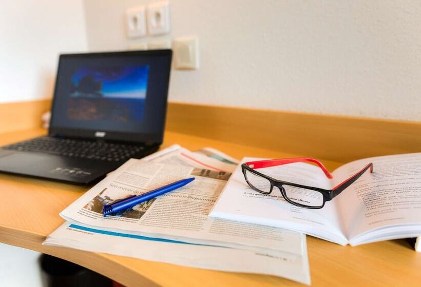 Camera Standard, Kyriad Quimper  Pontl Abbe