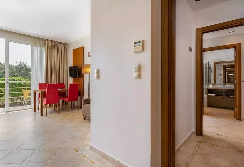 سوییت خانوادگی, Montado  & Golf Resort