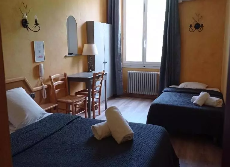 Standard Kolmen Hengen Huone, Saint Jean