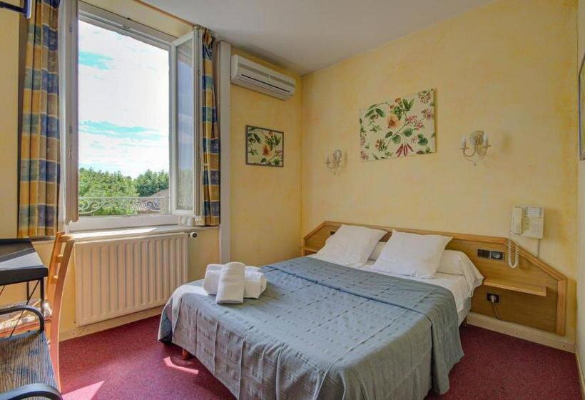 חדר בסיסי, Saint Jean