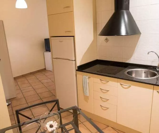 １ベッドルームアパートメント, Urbi Apartments
