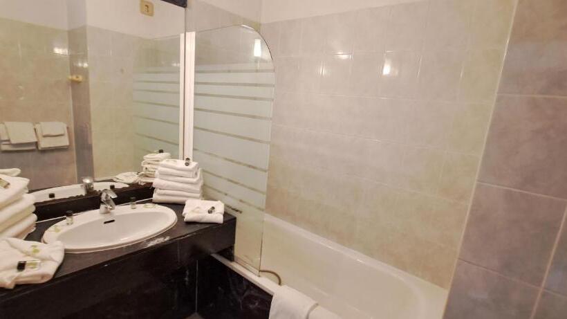 آپارتمان 1 خوابه با چشمانداز دریا, Appart Hôtel Le Trianon