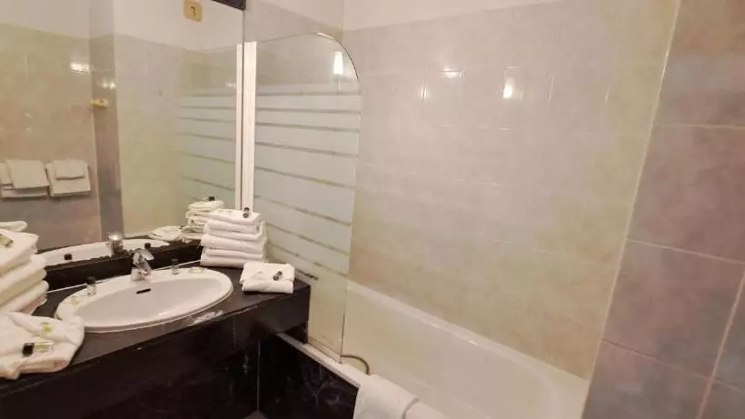 آپارتمان 1 خوابه با چشمانداز دریا, Appart Hôtel Le Trianon