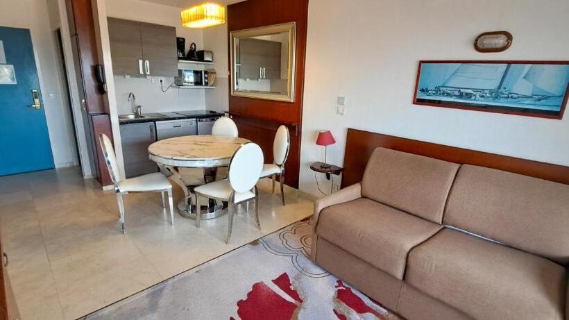 آپارتمان 1 خوابه با چشمانداز دریا, Appart Hôtel Le Trianon