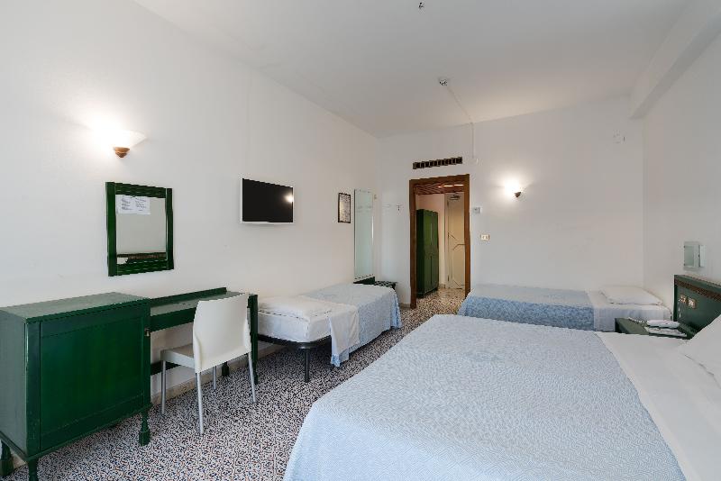 Четырехместный Номер Стандарт, Saracen Sands Hotel & Congress Centre   Palermo