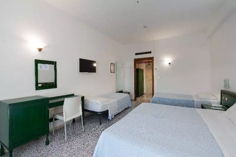 اتاق استاندارد چهار تخته, Saracen Sands Hotel & Congress Centre Palermo