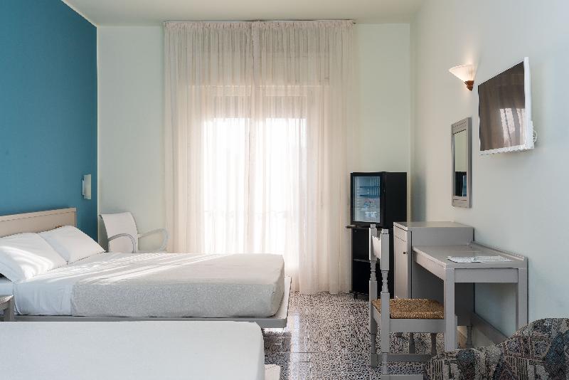 三人经典房间, Saracen Sands Hotel & Congress Centre Palermo