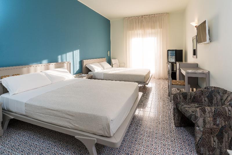 经典四人房间, Saracen Sands Hotel & Congress Centre Palermo