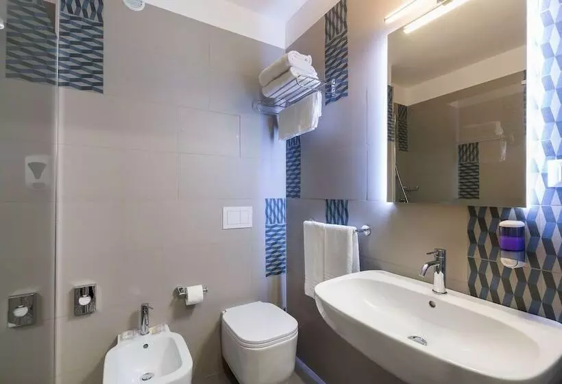 اتاق کلاسیک چهارنفره, Saracen Sands Hotel & Congress Centre Palermo