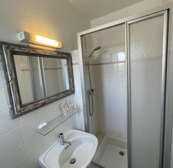 スーペリアールーム, Treas Glaz