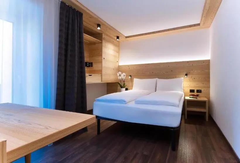 اتاق خانوادگی, B&b Marilena