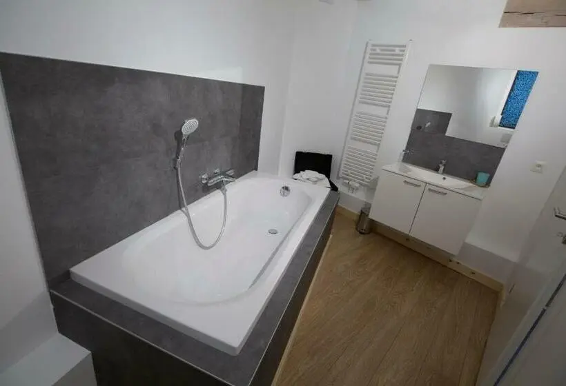 اتاق لوکس, Luxury Spa Hotel Francofolies
