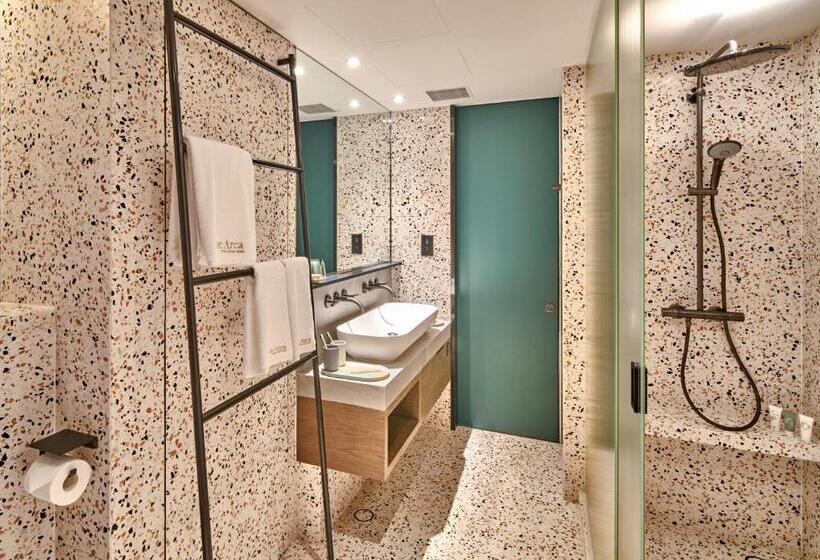 اتاق لوکس, The Arca