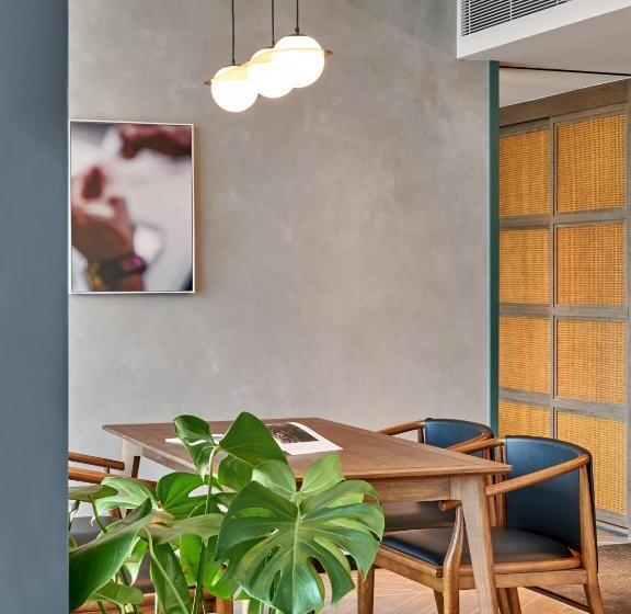 سوییت با چشم‌انداز دریا, The Arca