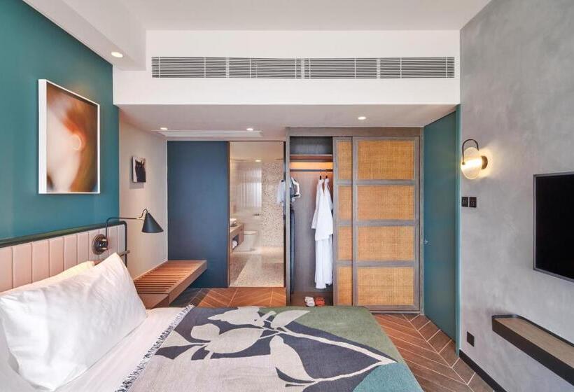 سوییت با چشم‌انداز دریا, The Arca