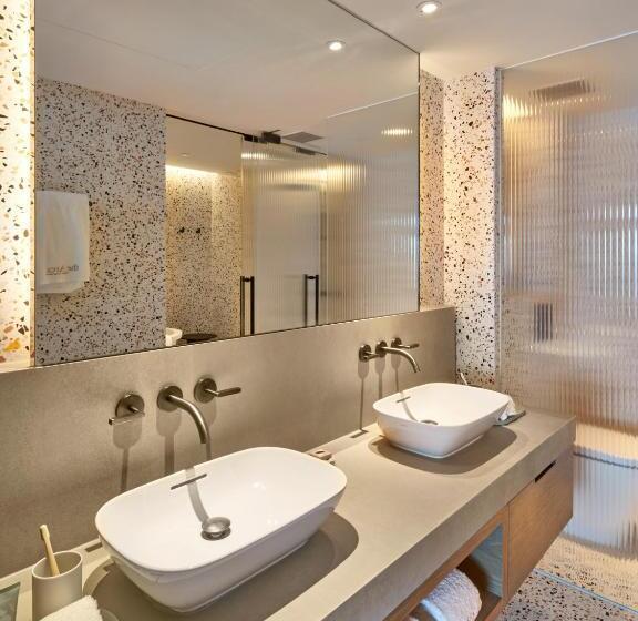 سوییت با چشم‌انداز دریا, The Arca