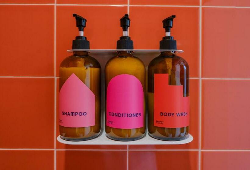 غرفة ديلوكس سرير كينج, The Gallatin