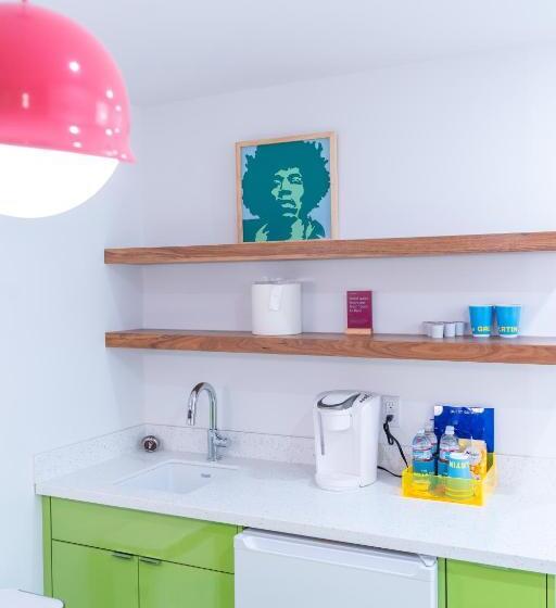 جناح, The Gallatin