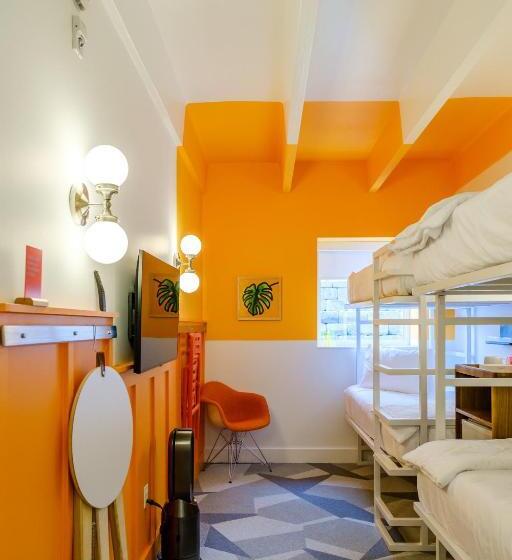 غرفة قياسية رباعية, The Gallatin