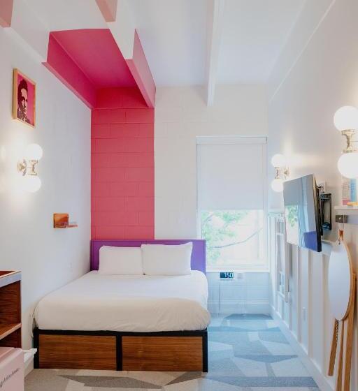 غرفة قياسية فردية, The Gallatin