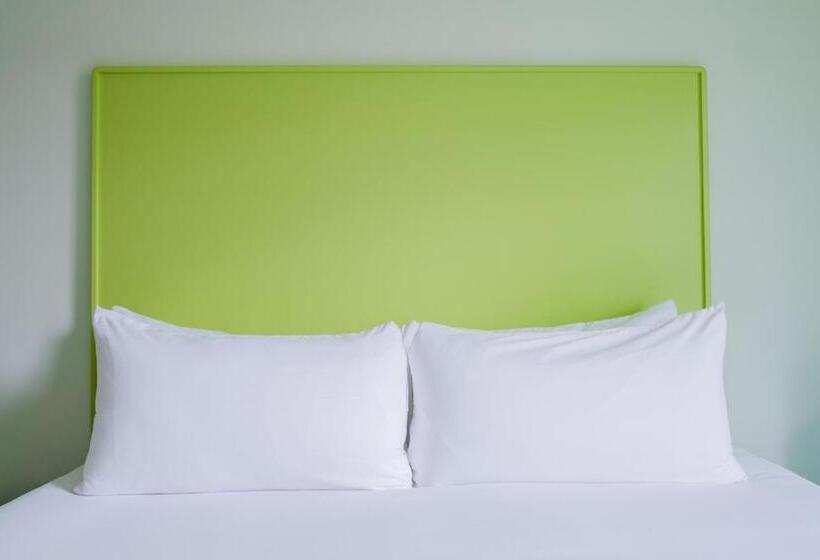 غرفة قياسية سرير كينج, The Gallatin