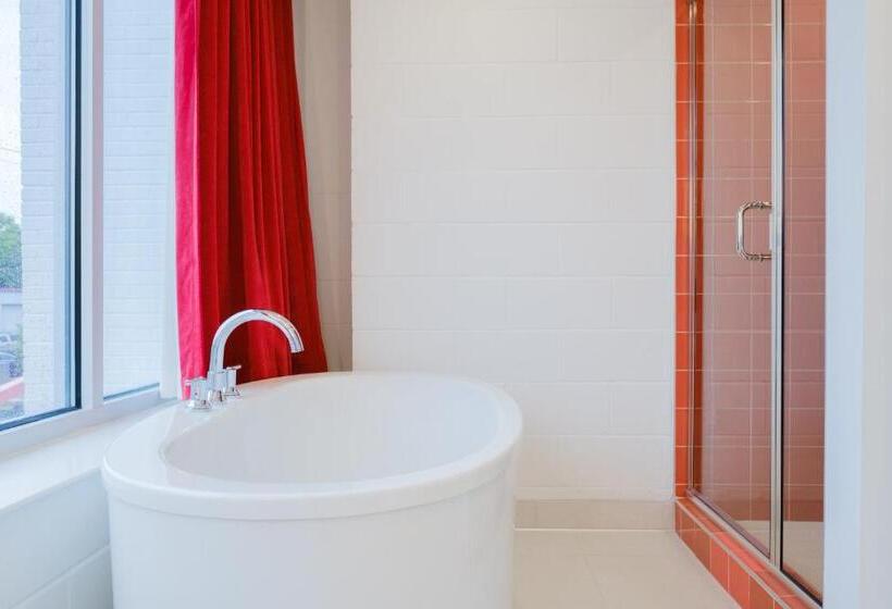 غرفة ديلوكس سرير كينج, The Gallatin