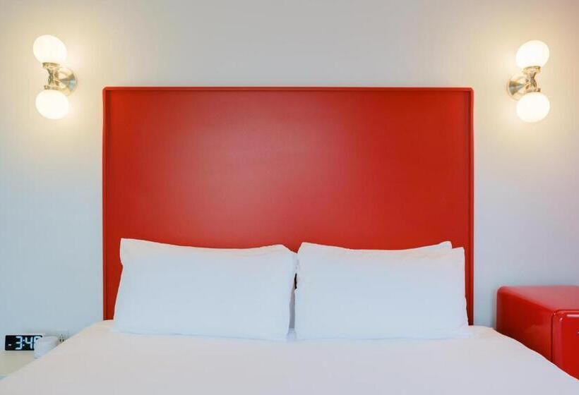 غرفة ديلوكس سرير كينج, The Gallatin