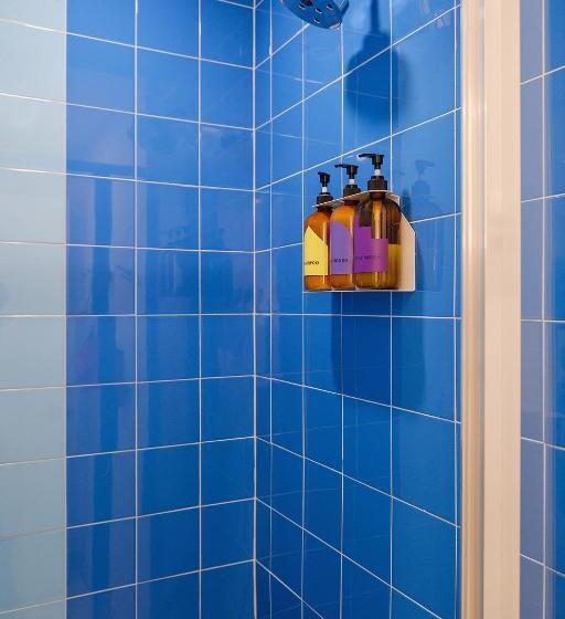 جناح, The Gallatin