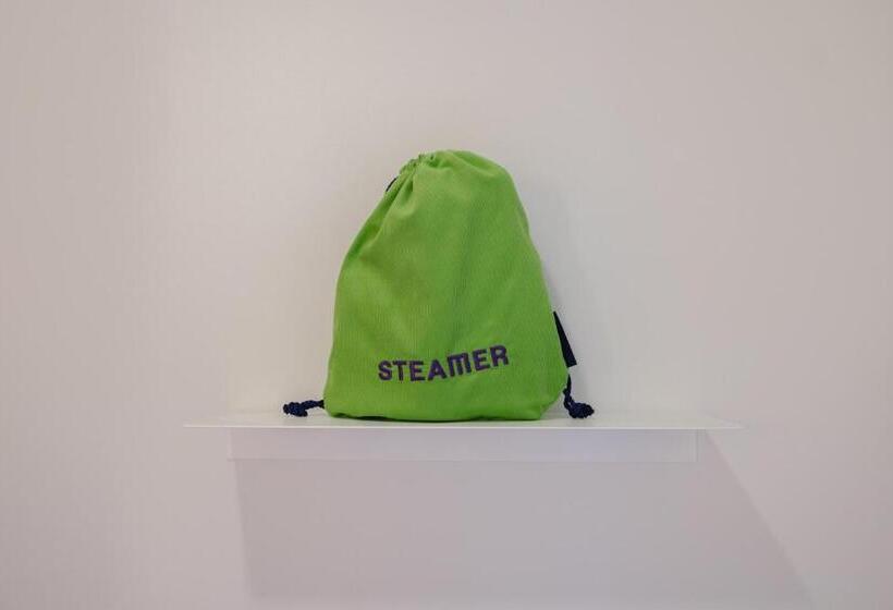 غرفة قياسية سرير ملكى, The Gallatin