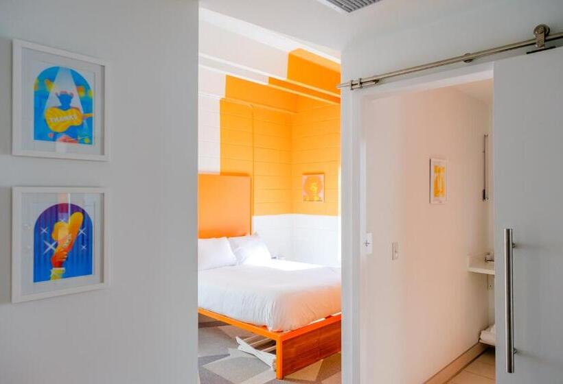 Quarto Estandar Cama Queen, The Gallatin