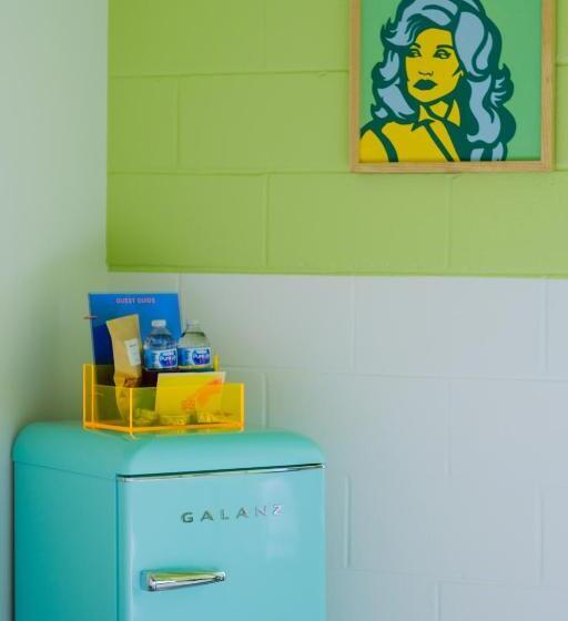 غرفة قياسية سرير كينج, The Gallatin