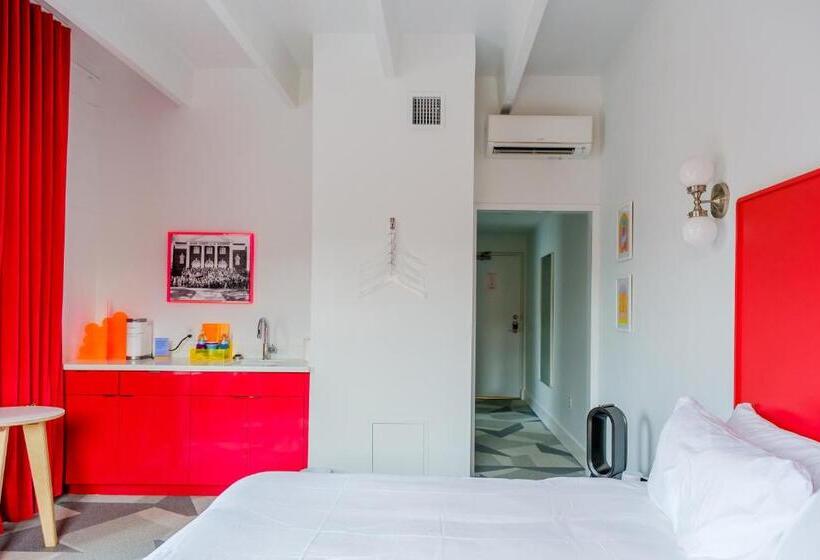 غرفة ديلوكس سرير كينج, The Gallatin