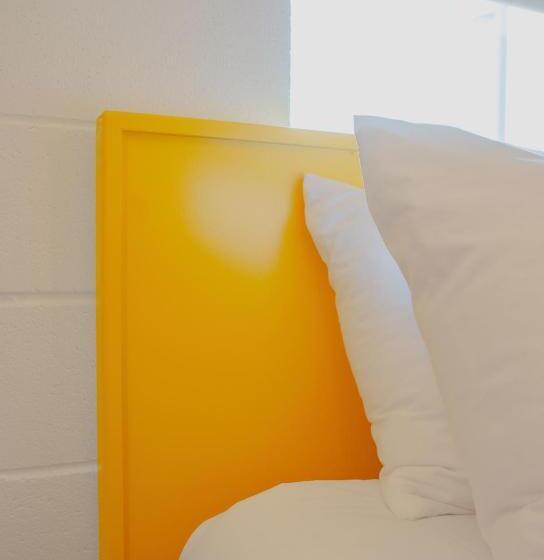 غرفة قياسية فردية, The Gallatin