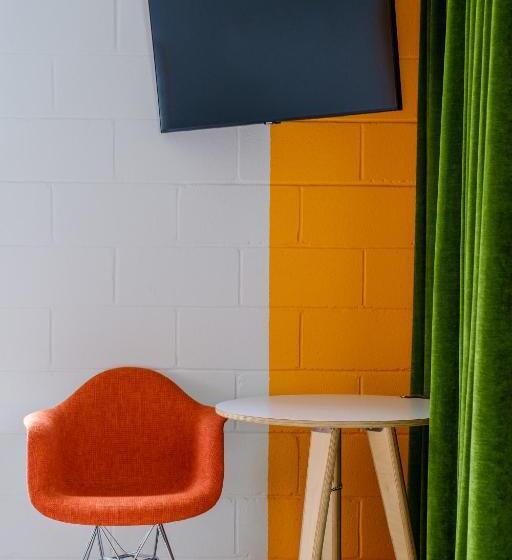 غرفة ديلوكس سرير كينج, The Gallatin