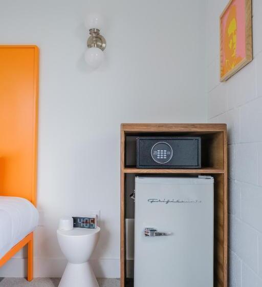 غرفة ديلوكس سرير كينج, The Gallatin