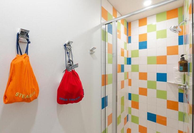 جناح, The Gallatin