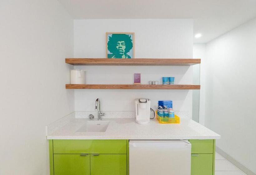 جناح, The Gallatin