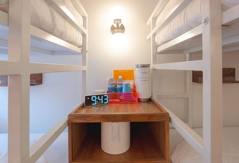 غرفة قياسية, The Gallatin