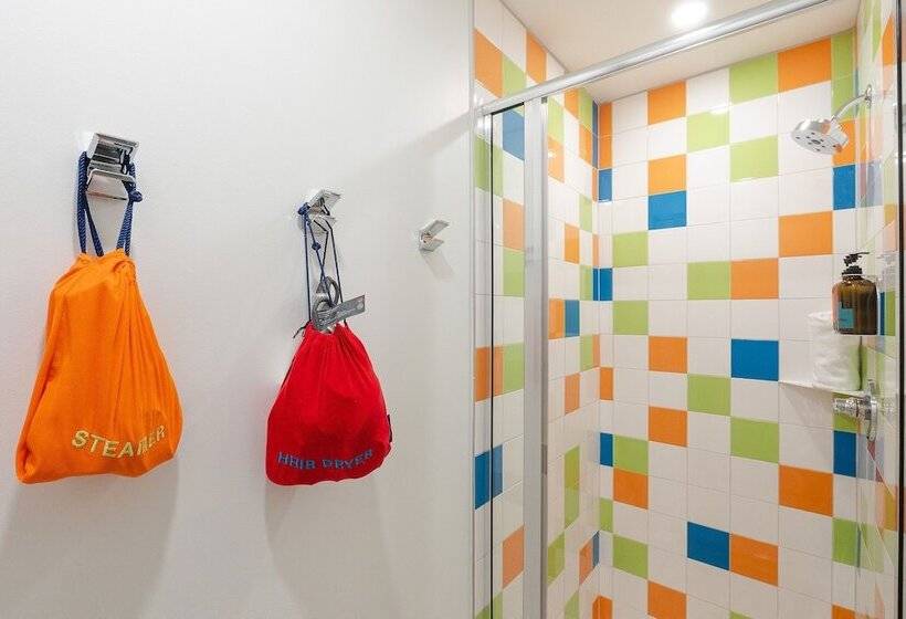 جناح, The Gallatin