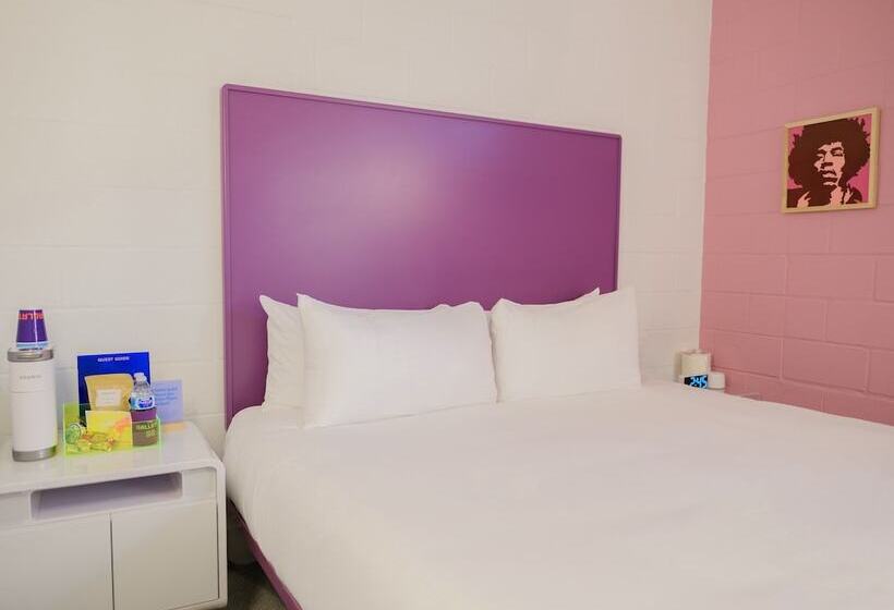 غرفة قياسية فردية, The Gallatin