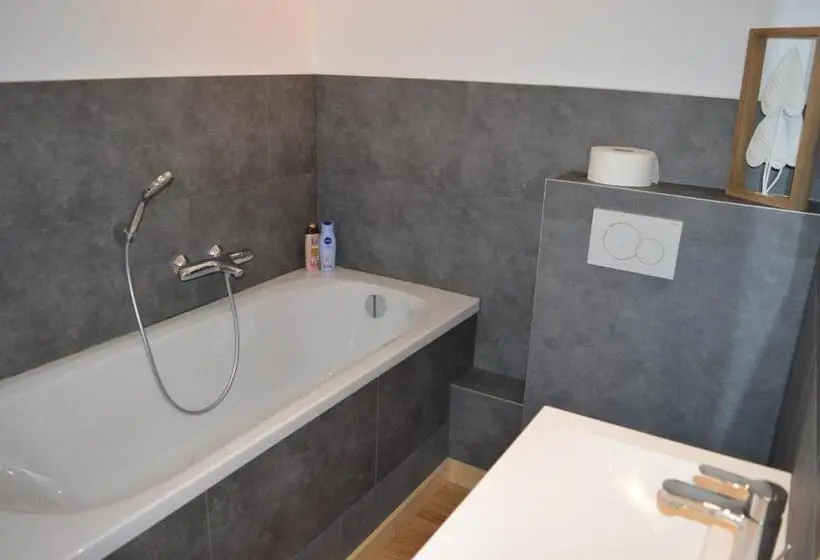 اتاق لوکس, Luxury Spa Hotel Francofolies